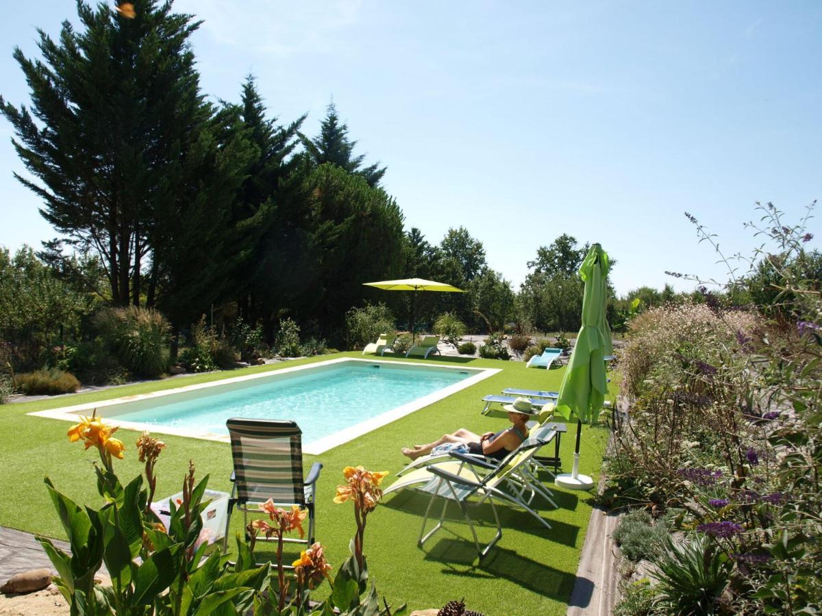 Cozy Cottage In Aquitaine With Private Swimming Pool Peyzac-le-Moustier Luaran gambar